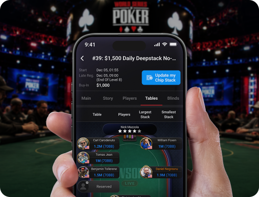 手持手机查看WSOP Poker App界面
